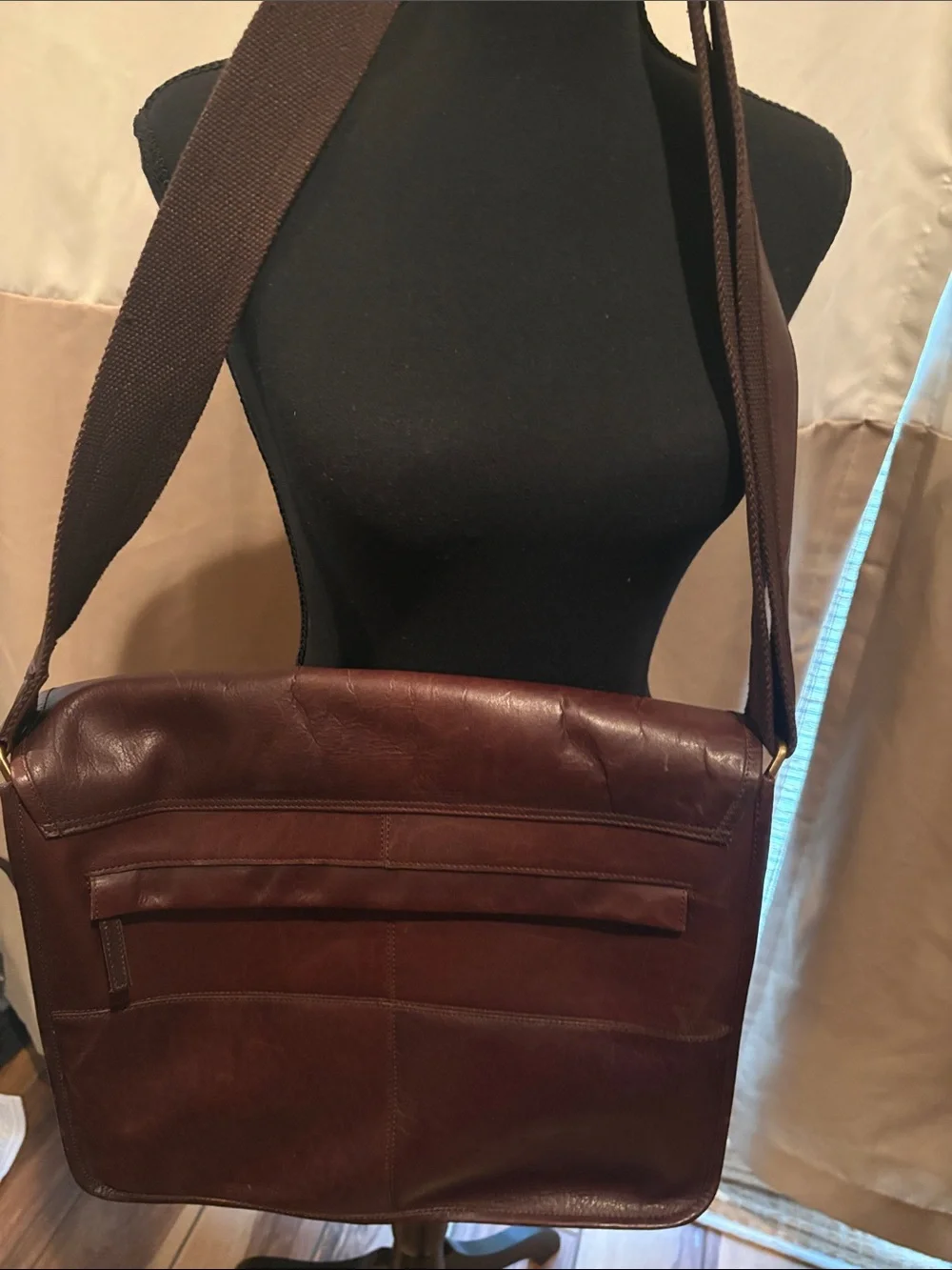 Men's Dark Brown genuine Leather Messenger Bag with Wide Strap
